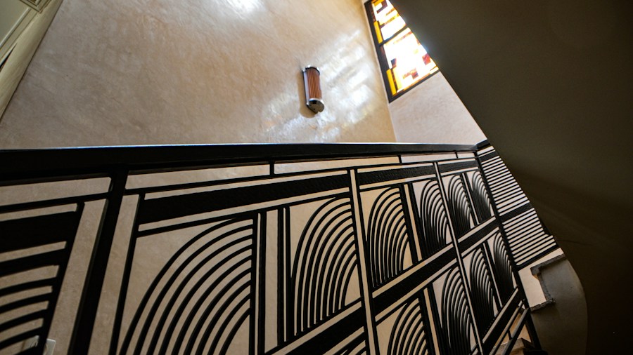 Art Deco Straw Marquetry Furniture Comes to New York: What Buyers Should Know 1 Art Deco interior straw details