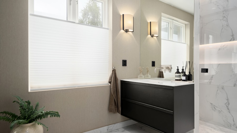 Cellular Shades for Bathroom Windows: Why Experts Say They Beat Traditional Curtains 1 bathroom shade colors light filtering