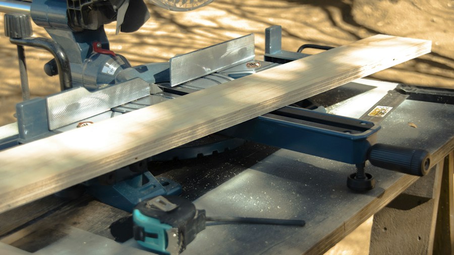Lowes Offering Free DeWalt Tools Worth Up to 249 With Battery Purchase What Shoppers Need to Know 2 circular saw cutting lumber