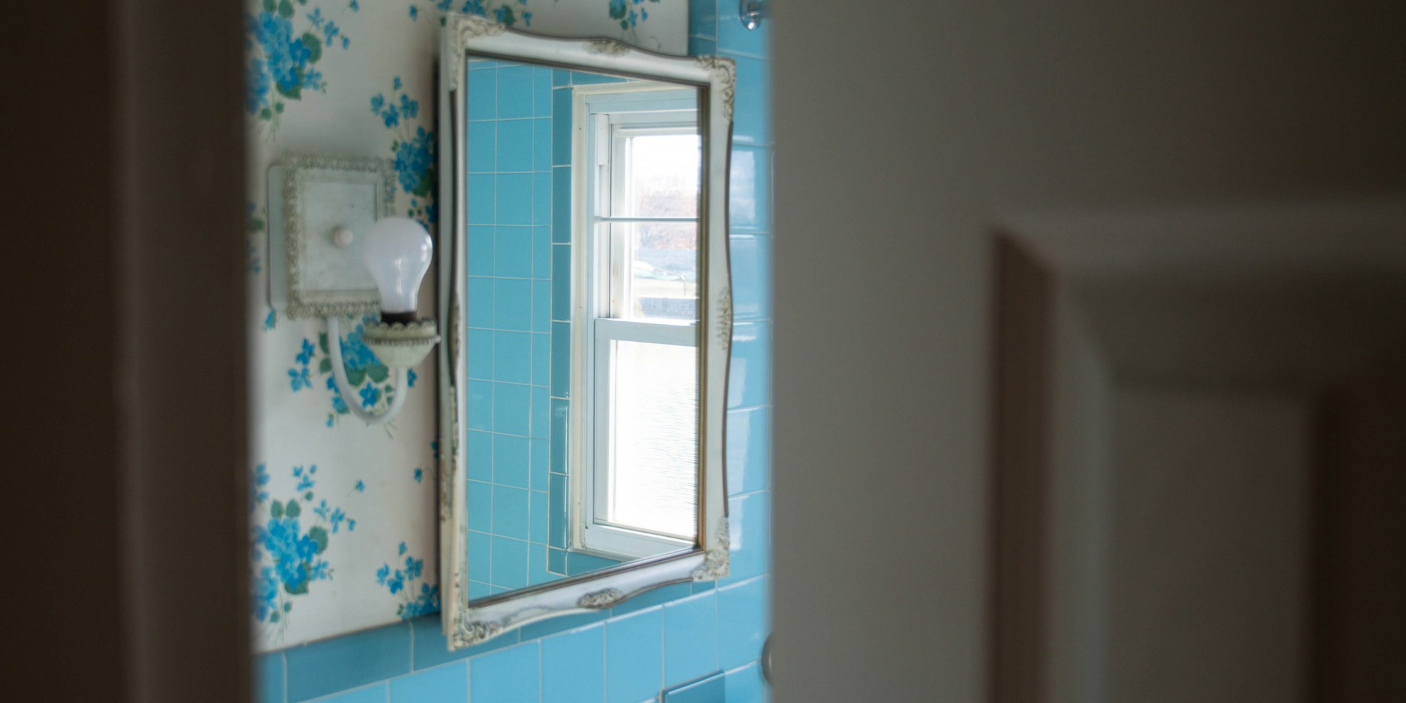 Colorful Wallpaper Transforms Cramped 40 Square Foot Bathroom: What Homeowners Should Know