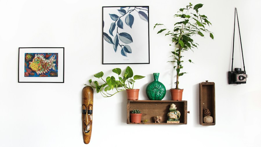 4 Proven Tips to Organize Your Bookshelf Like a Pro 2 decorated shelves with frames and objects