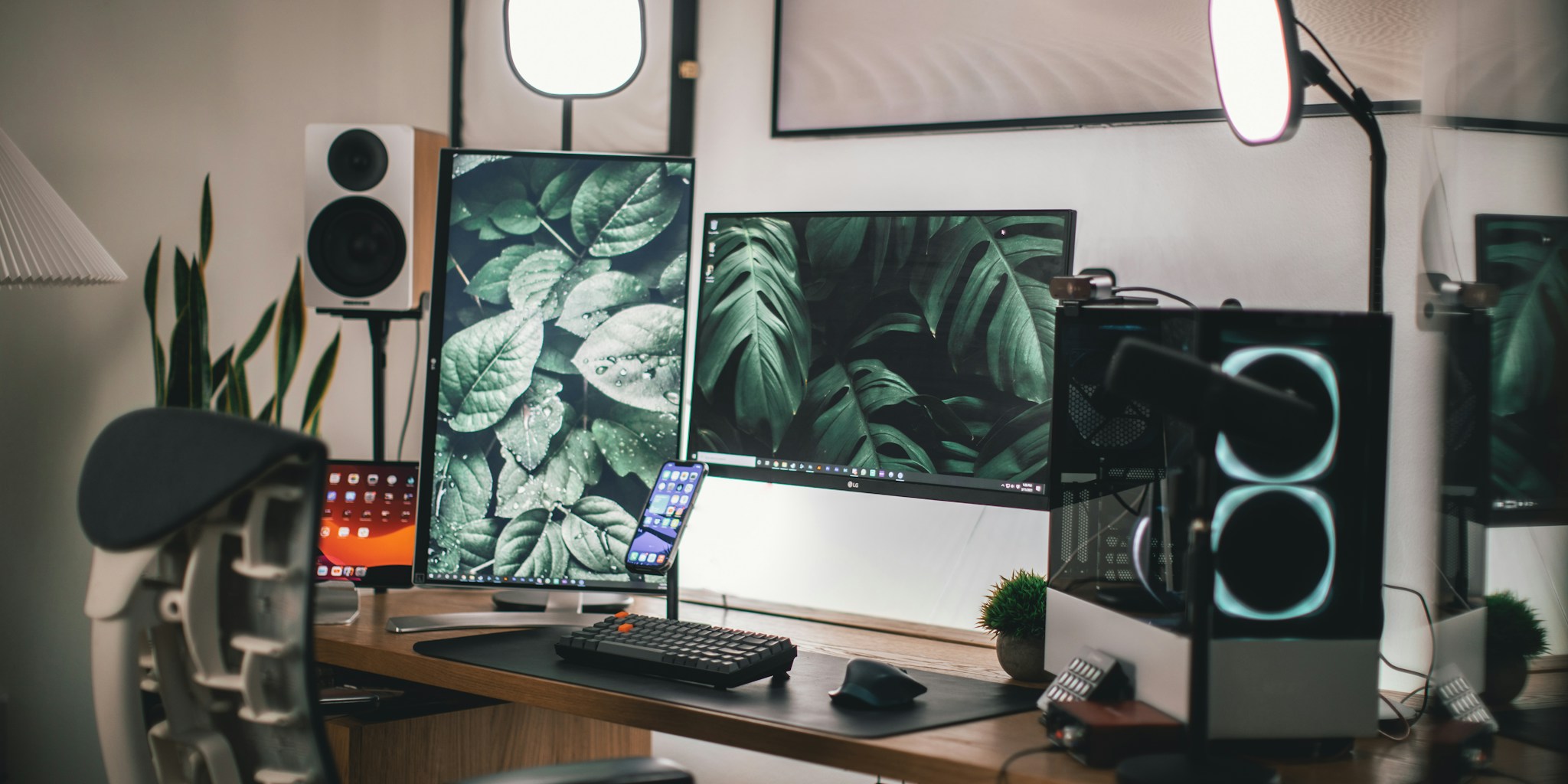 BenQ ScreenBar Max Dual Monitor Desk Lamp Arrives: What Shoppers Need to Know