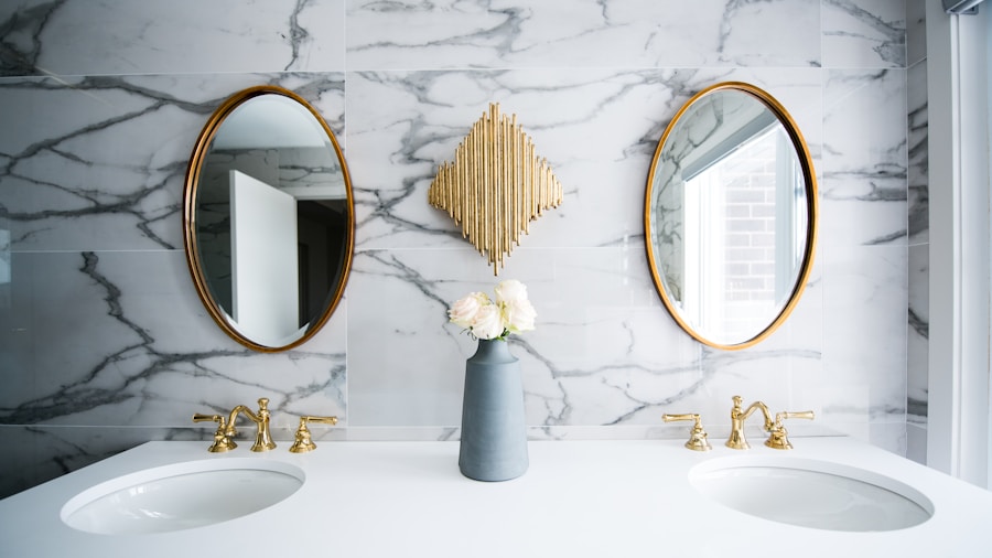 elegant two-tone bathroom walls