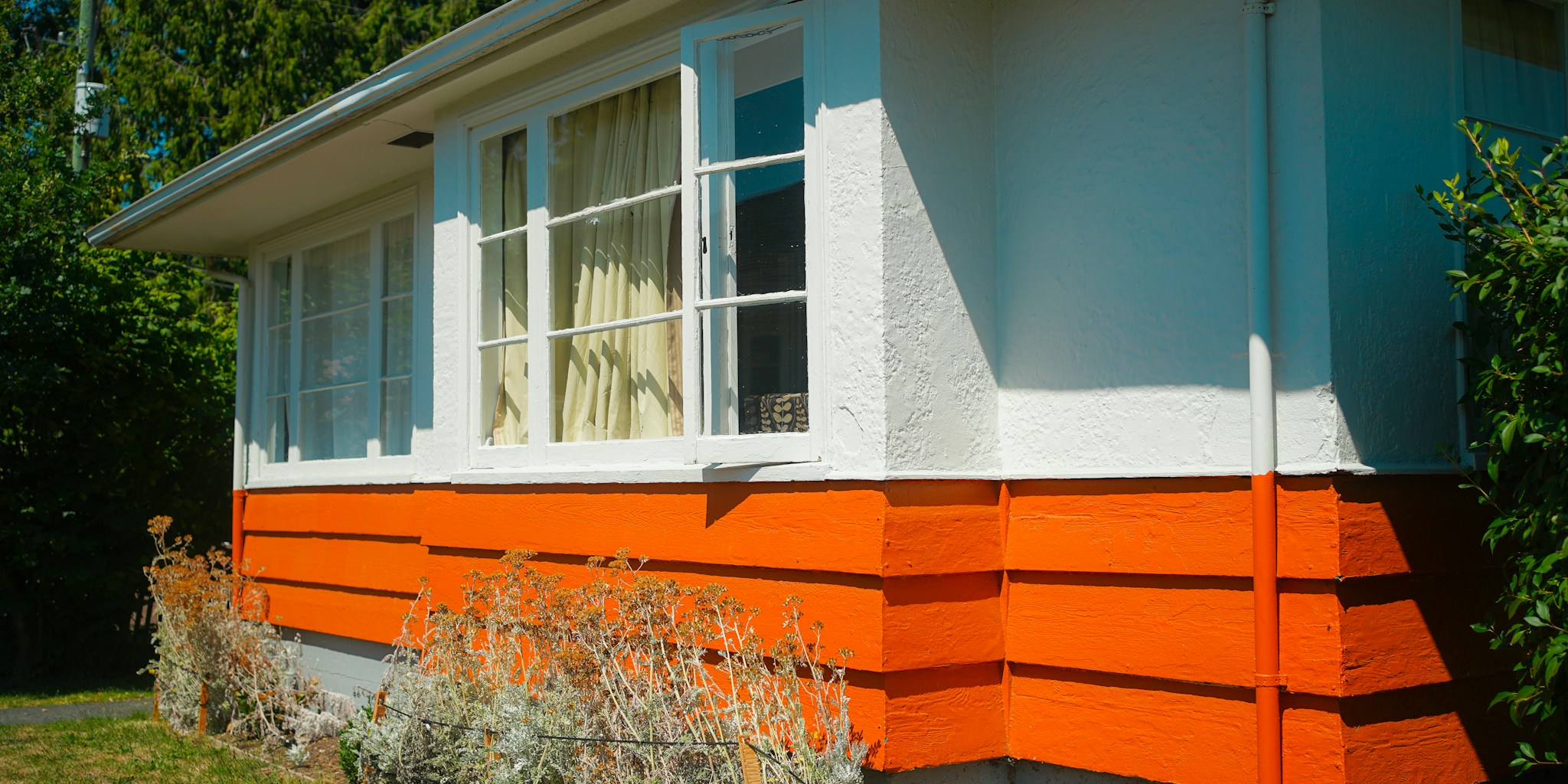Professional Painters Follow a Dew Point Rule for Exterior Paint Color Success: What You Need to Know