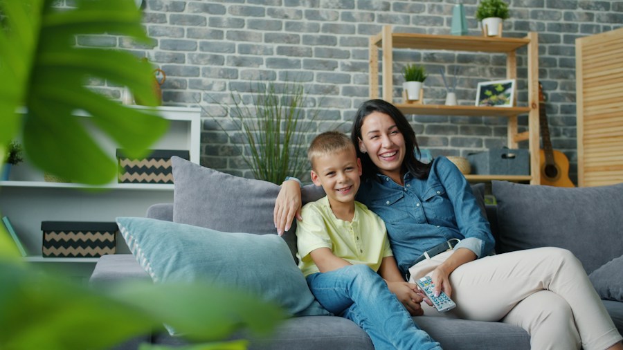 Japanese Air Conditioner Shipments Hit Record Levels: What This Means for US Buyers 2 family in cool living room summer