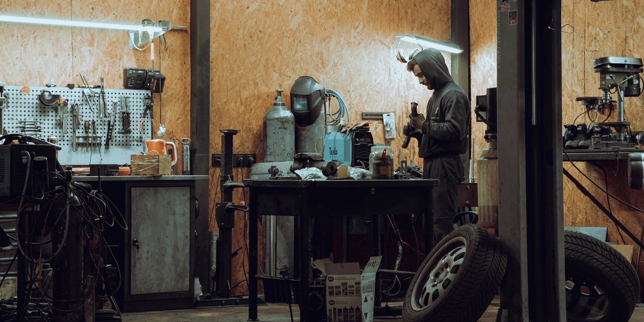 7 Tips for Insulating and Heating Your Garage Workshop Year-Round