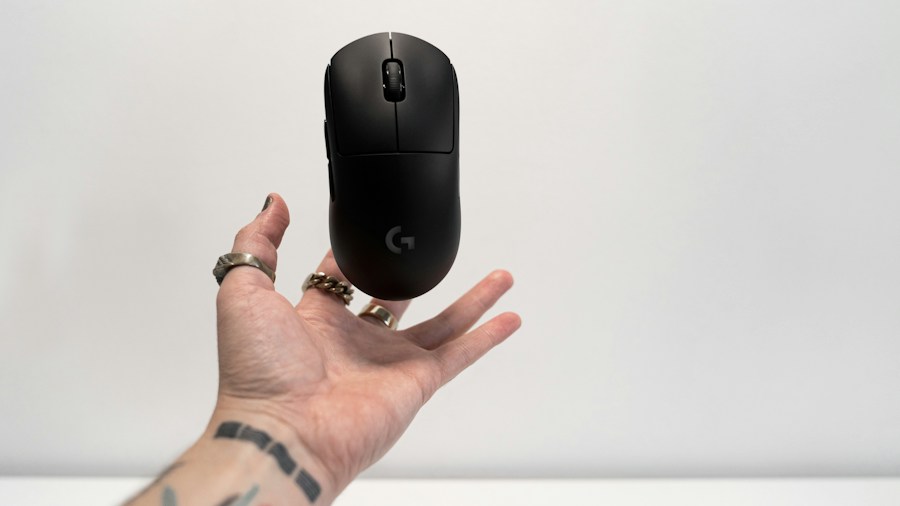 Logitech Pebble Up Mouse Transforms for Ergonomic Relief: What Shoppers Need to Know 2 hand position on mouse