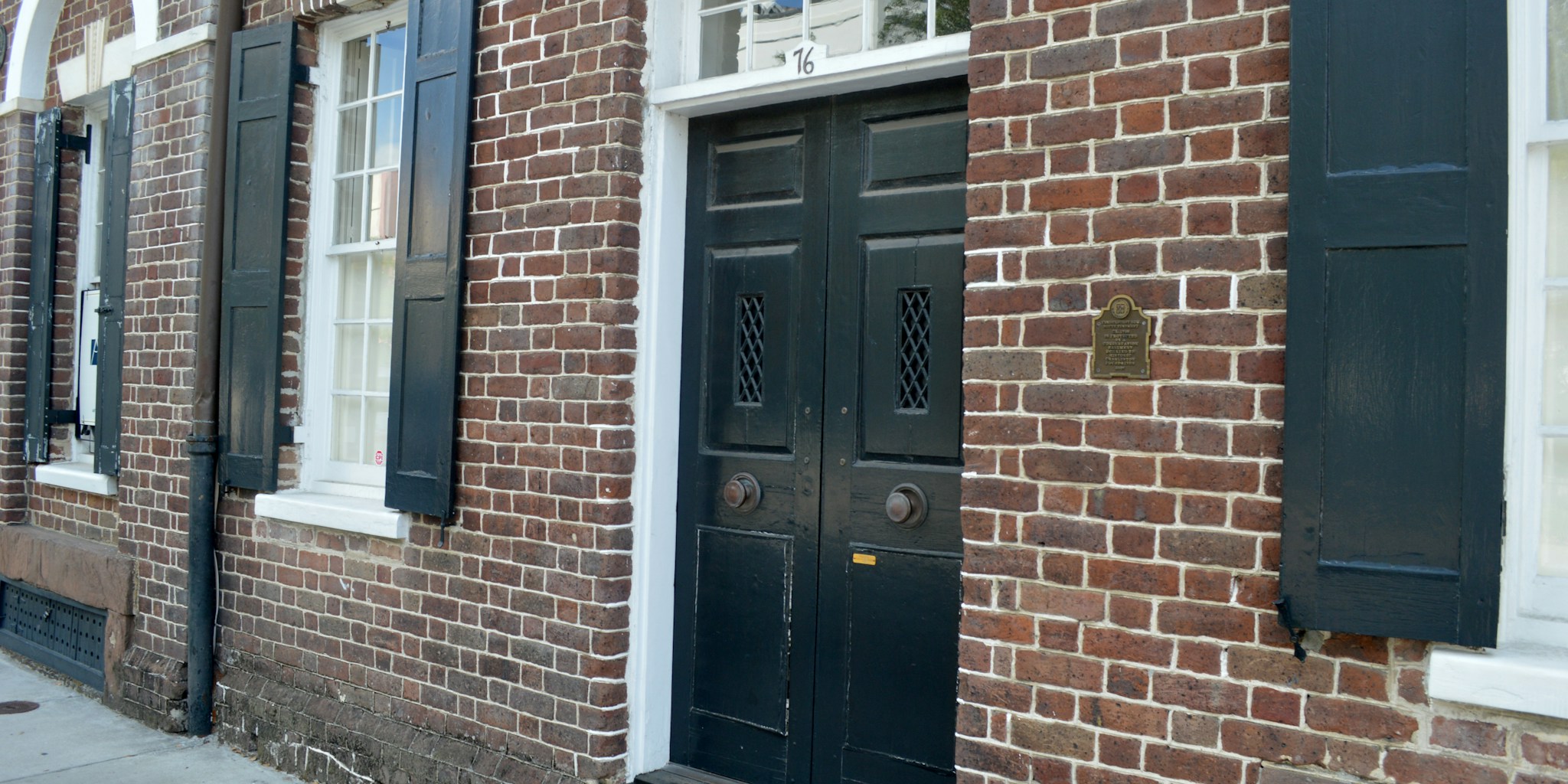 Historic Rowhouse Achieves Passive House with Single Heat Pump