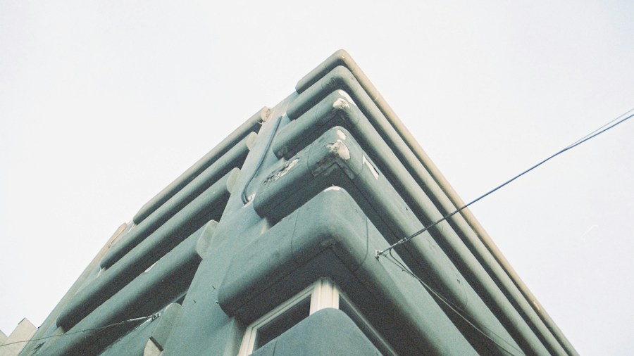 7 Tips to Insulate Your Heat Pump Pipes and Maximize Efficiency 1 insulated pipes house exterior