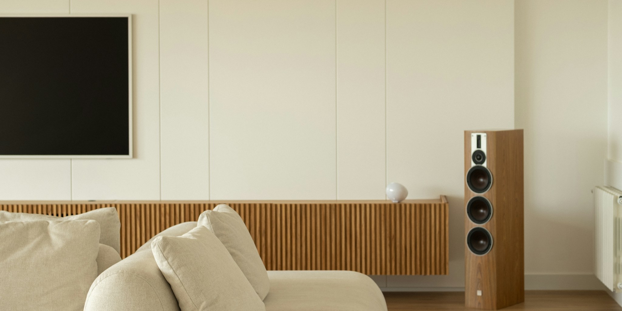 Glass Innovation Transforms Luxury Speaker Furniture