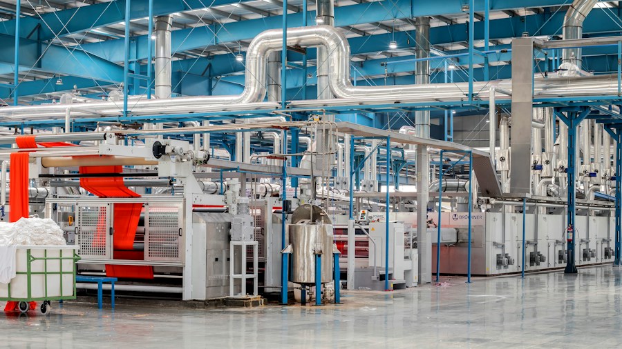 Japanese Air Conditioner Shipments Hit Record Levels: What This Means for US Buyers 1 manufacturing factory warehouse production
