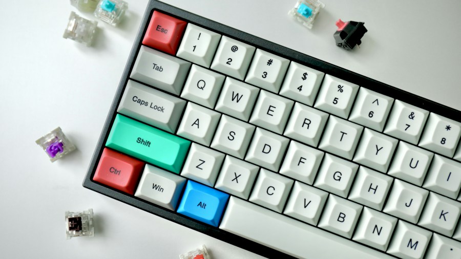 Logitech G316 X 75 Keyboard Launch: What Budget-Conscious Gamers Should Know 2 mechanical keyboard switches close-up