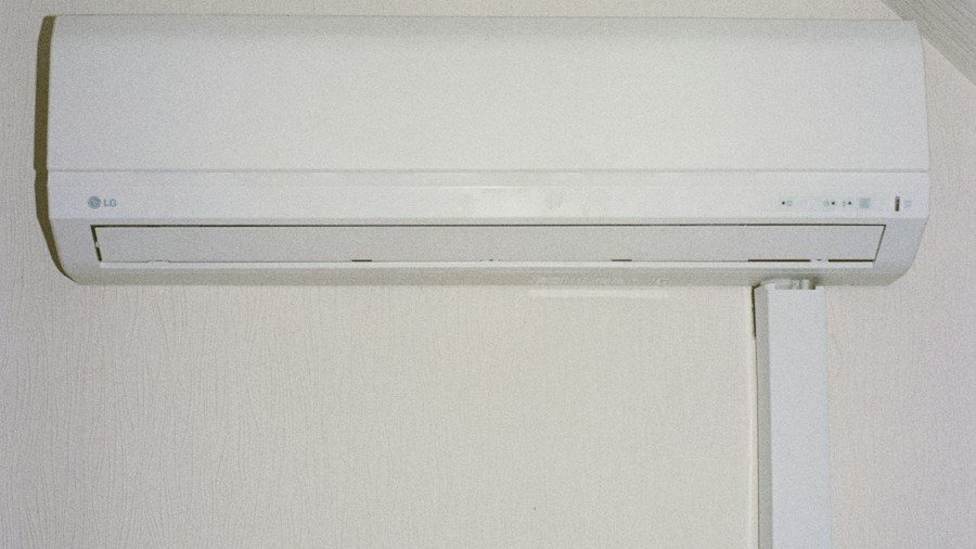 92 HVAC Technicians Graduate from Las Vegas Training Program: What This Means for Homeowners 1 mini split system installation