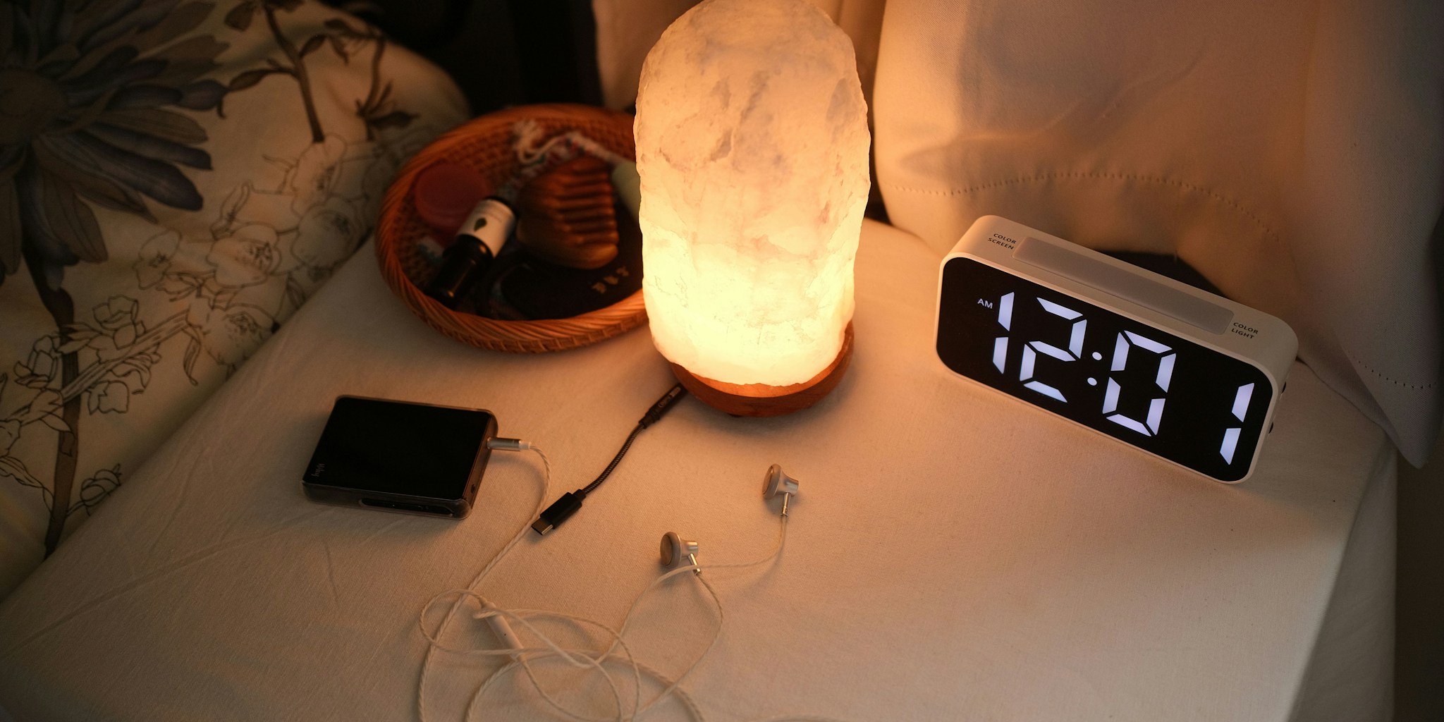 IKEA's $32 Smart Alarm Clock with Wireless Charging Comes to Market