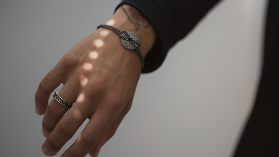 Fitbit Air vs Oura Ring 5: Which Sleep Tracker Wins for Buyers in 2024 1 minimalist ring and wristband accessories