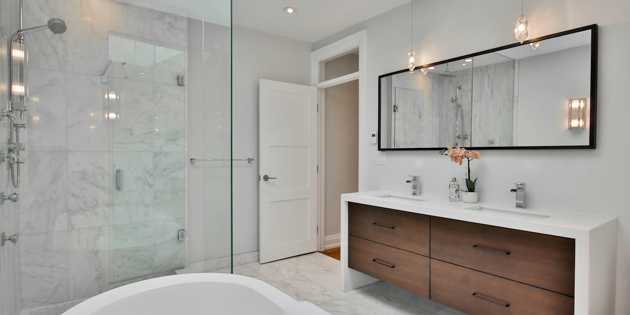Shower Curtain Upgrade Trend: What Shoppers Should Know About Switching to Glass