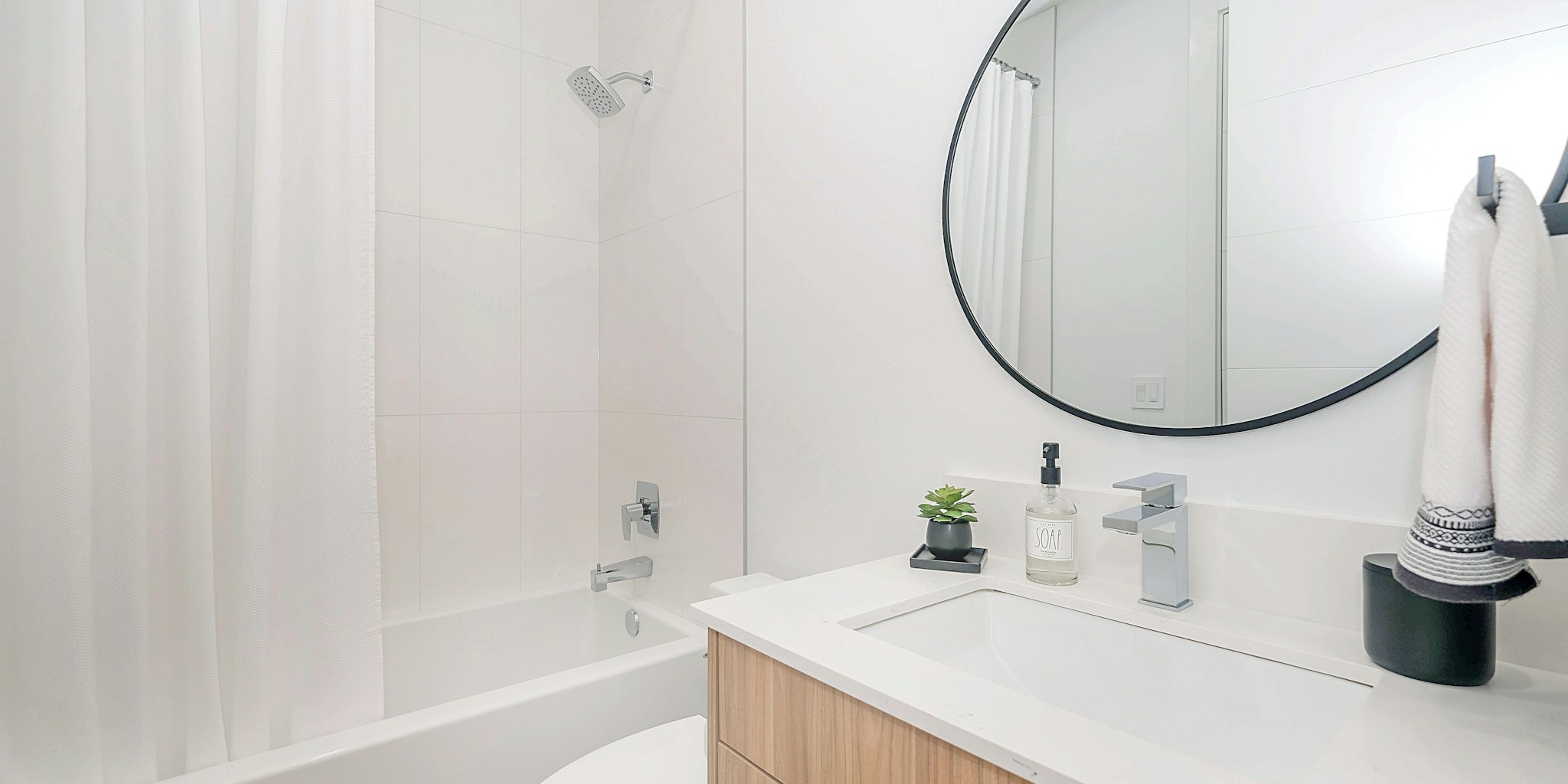 New Detachable Curtain Liner Makes Cleaning Easy
