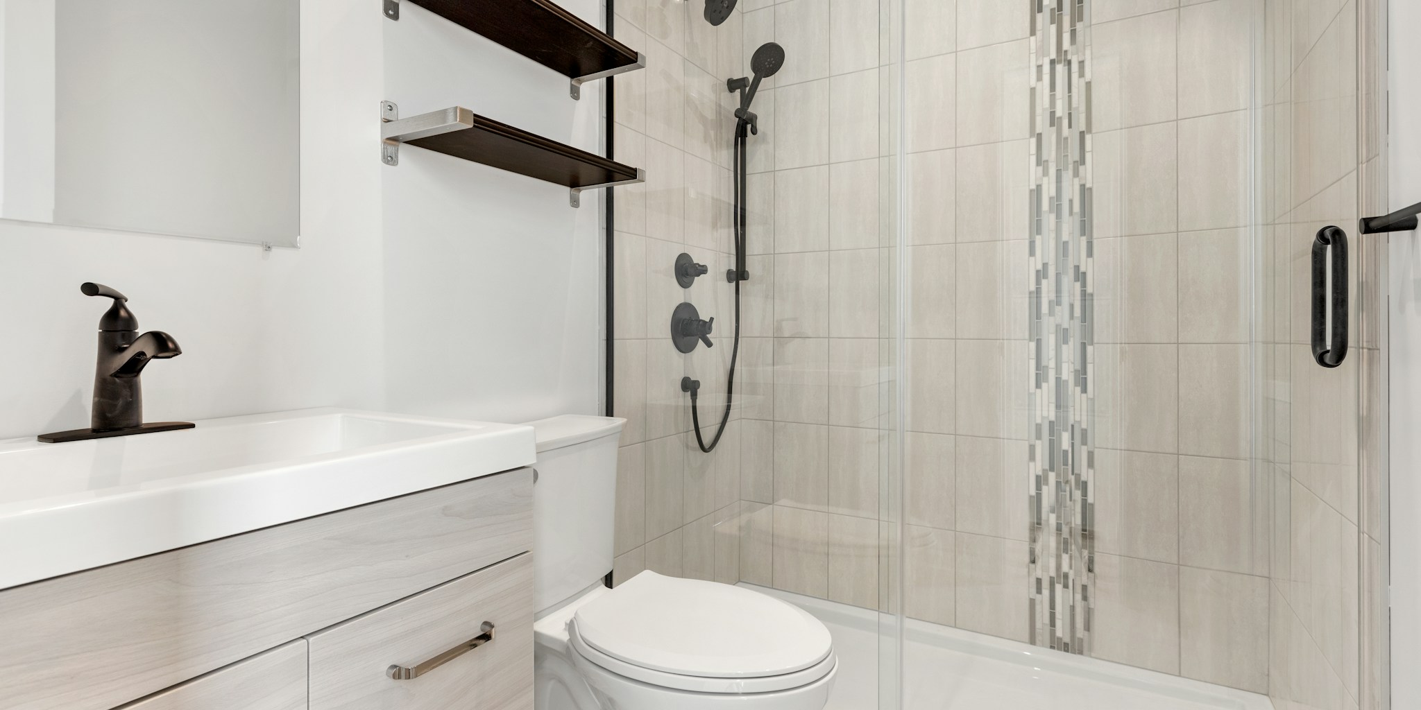 PVC vs EVA Shower Liners: What Shoppers Need to Know