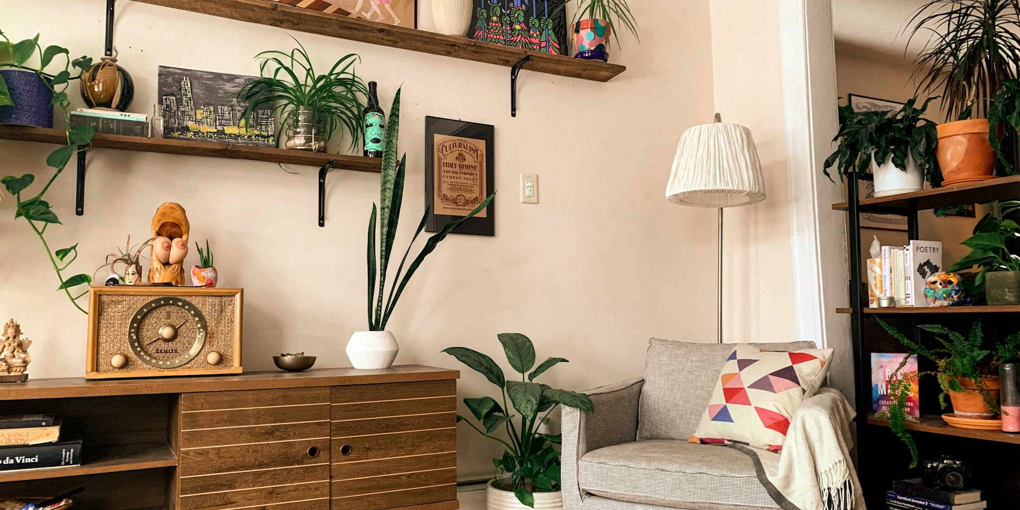 Compact Bookshelf Solution for Small Apartments