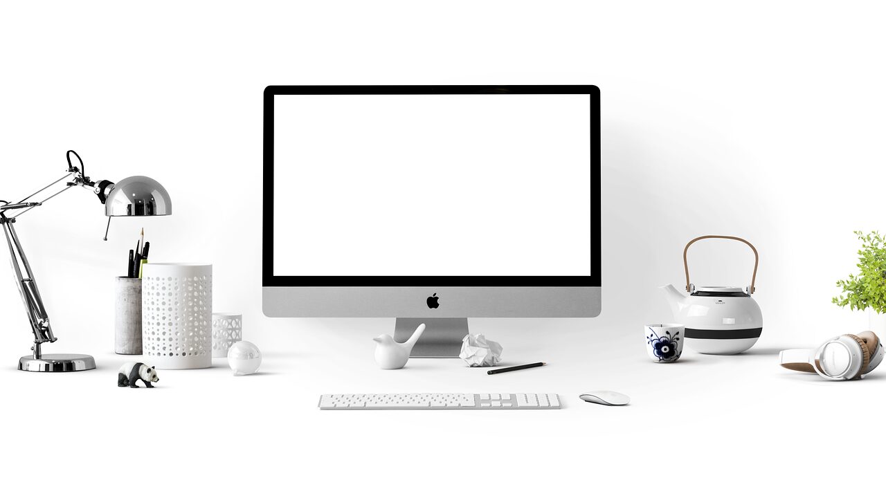 New Compact Lamp Solves Desk Space Crisis