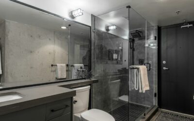 Curtain-Free Showers Gain Popularity Among Minimalist Homeowners