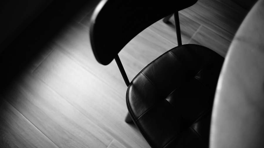 Cork Lounge Chair Innovation: What Buyers Should Know About This Structural Game Changer 2 modern minimalist seating furniture