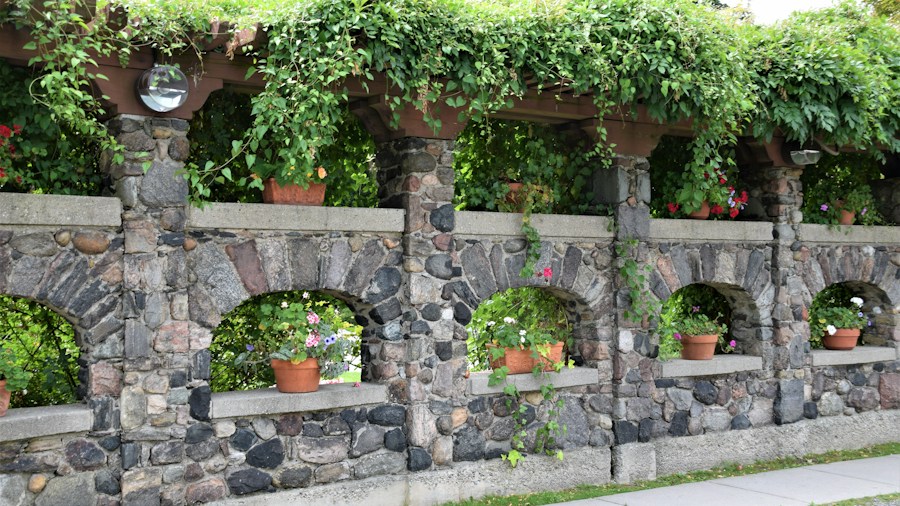 outdoor privacy wall garden decoration