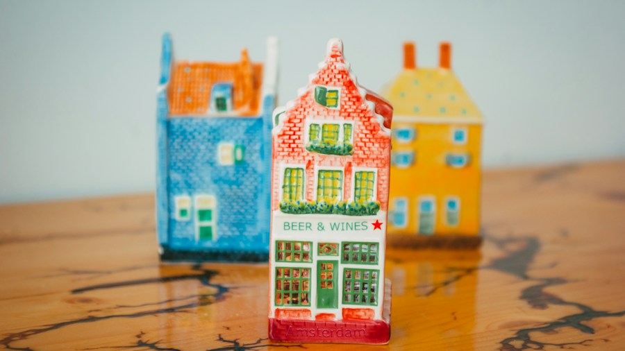 Pizza Box Fairy House DIY Trend What Buyers Should Know 2 painted miniature house children craft project