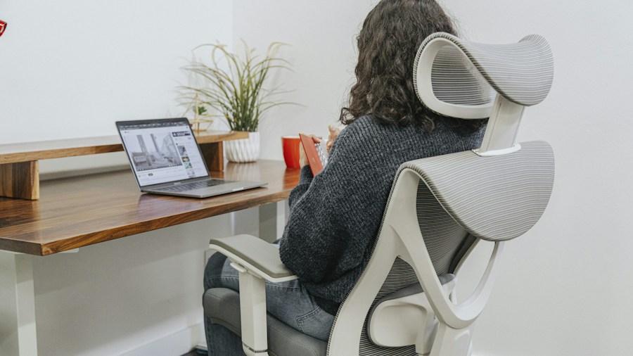 Major Price Drop on Sihoo B100 Ergonomic Office Chair: What Smart Shoppers Should Know 2 person adjusting office chair lumbar support