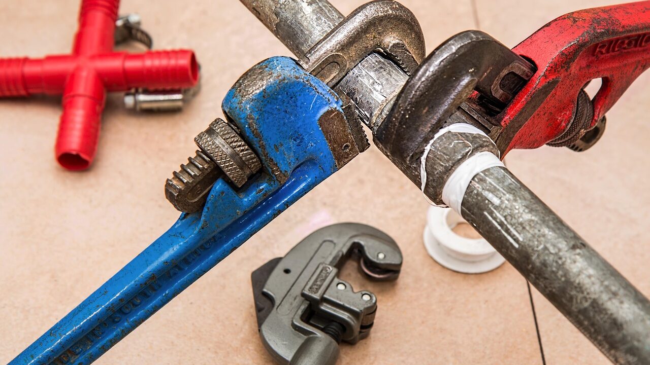 Milwaukee Adds 6-Inch Wide Jaw Wrench for Tight Spaces