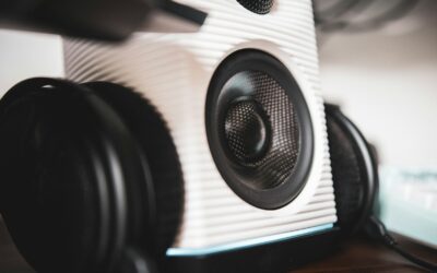 Logitech Zone Vibe Pro Brings Repairable Headphones to Market