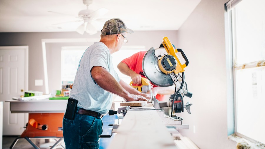 Greenworks Pro Takes On Milwaukee M18 FUEL: What Buyers Need To Know About This Price Challenge 1 professional contractor power tools