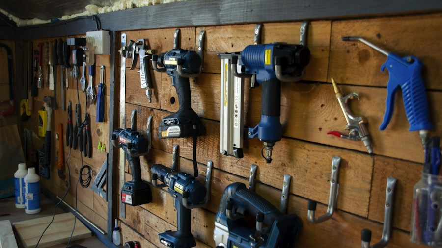 Milwaukee Four Bay Super Charger Launches: What Homeowners and Contractors Need to Know 2 professional tool storage and charging