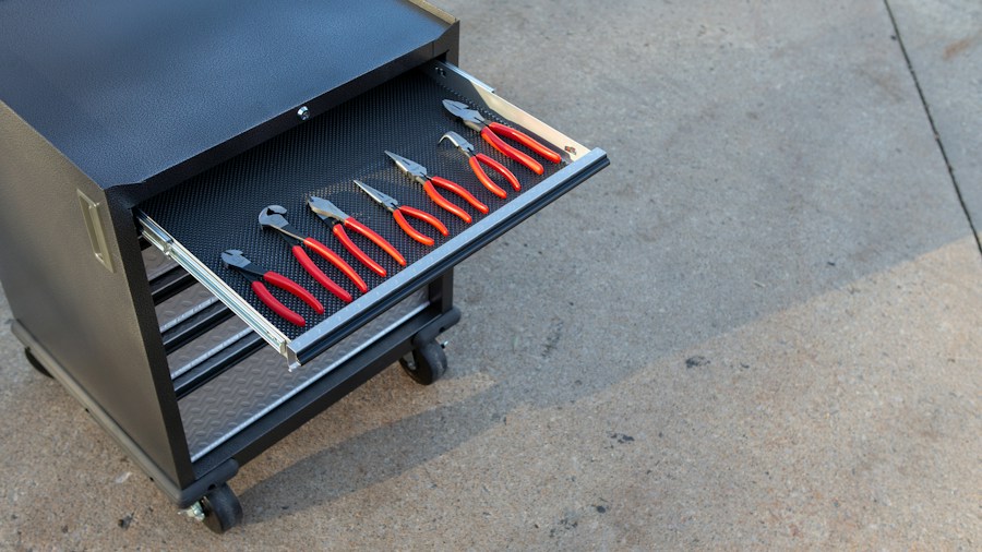 Makita Expands MakTrak Tool Box Line in USA: What Shoppers Need to Know 1 rolling tool box workshop garage