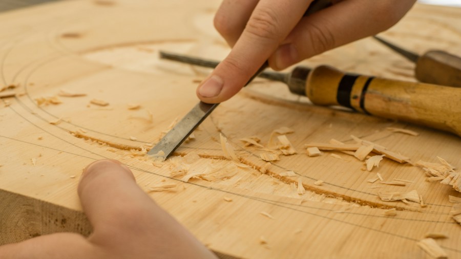Lowes Offering Free DeWalt Tools Worth Up to 249 With Battery Purchase What Shoppers Need to Know 1 router woodworking project