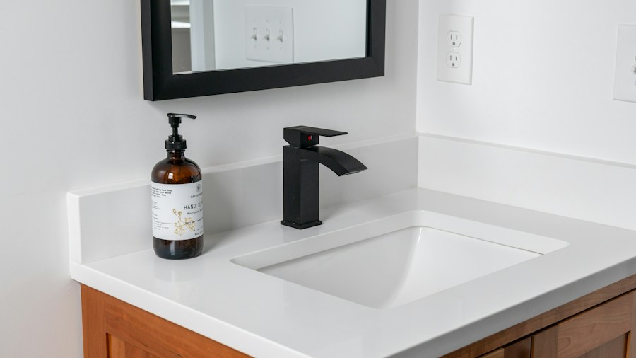 Dish Racks in Bathrooms Transform Tiny Spaces: What Shoppers Need to Know 1 small bathroom vanity organization