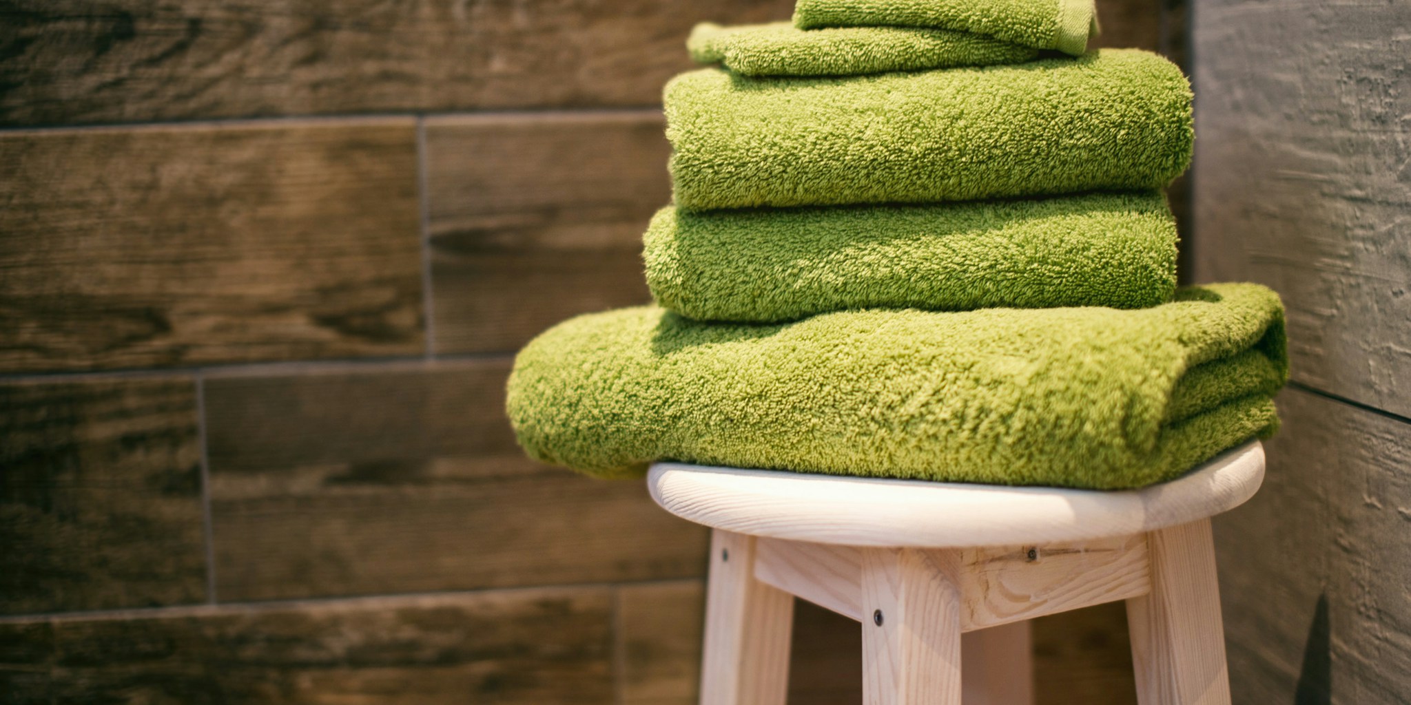 Towel Warmer Bars Replace Traditional Racks: What Shoppers Need to Know About This Bathroom Upgrade