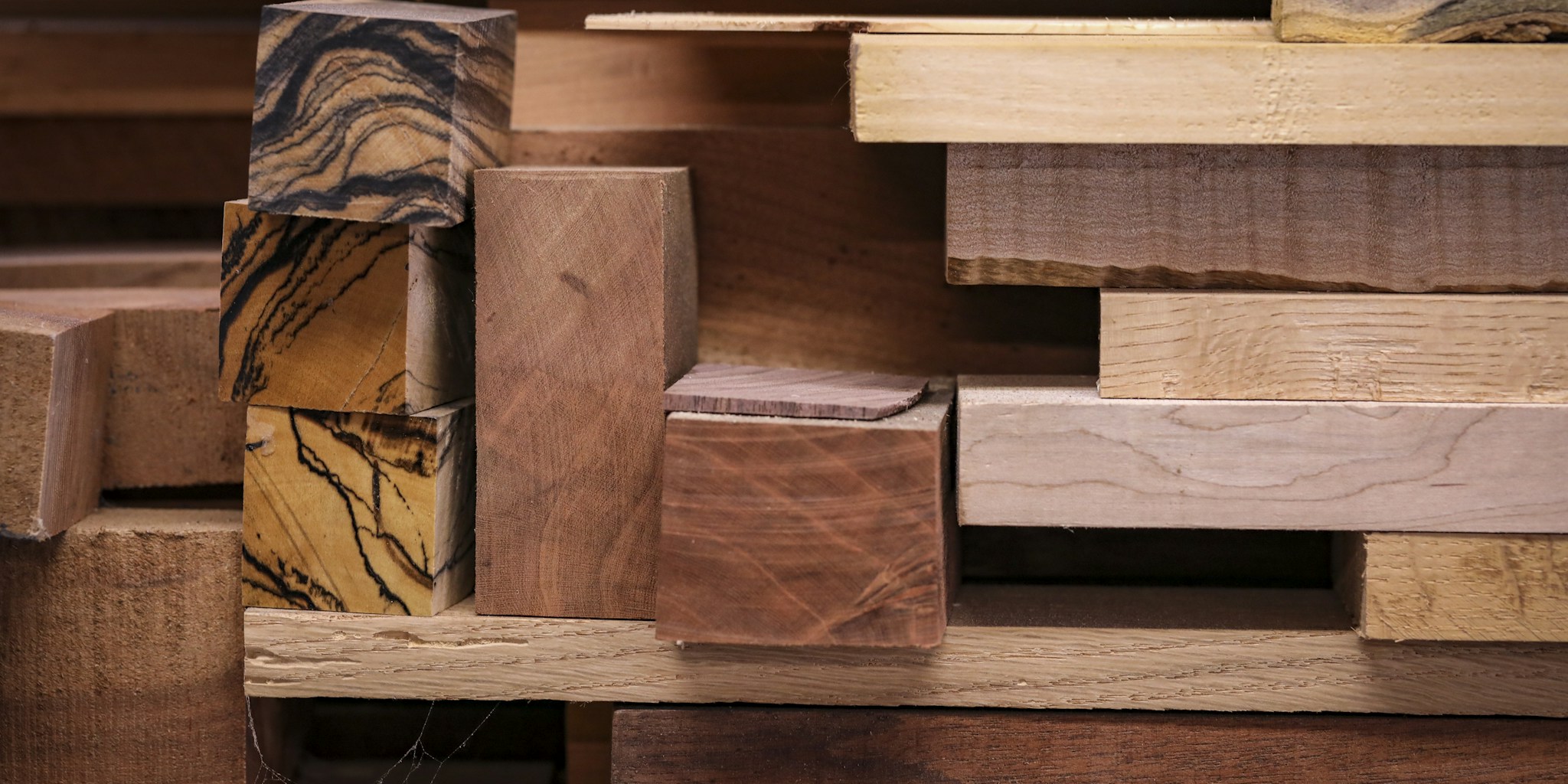 7 Tips to Choose and Use Sustainable Furniture Made from Reclaimed Materials