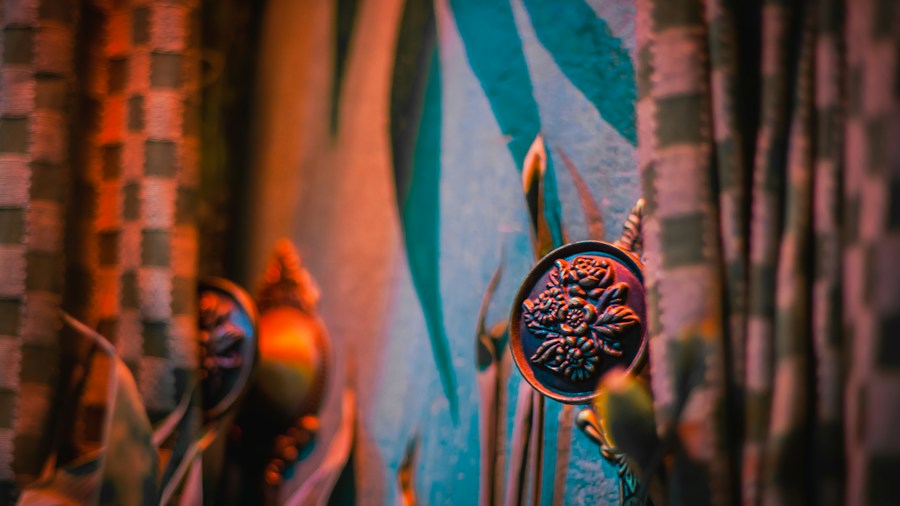 Copper Pipe Curtain Rods Transform Your Windows: What Shoppers Should Know About This DIY Trend 1 vintage copper hardware detail