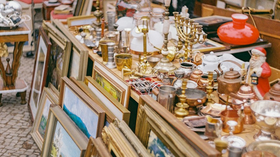 Designer Amber Lewis Reveals Her Six Step Interior Design Framework for Home Shoppers 1 vintage flea market antique finds