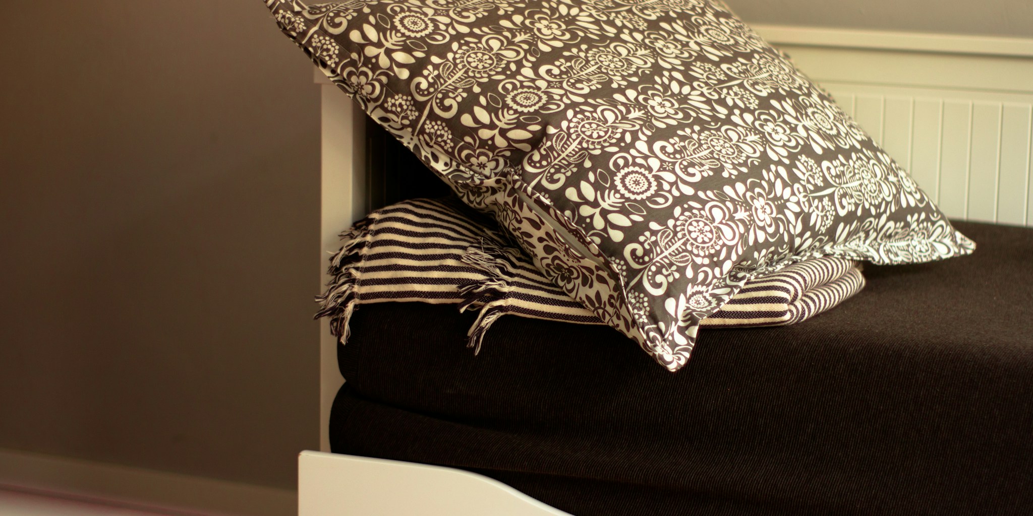Grandmacore Bedding Reshapes Pillow Shopping