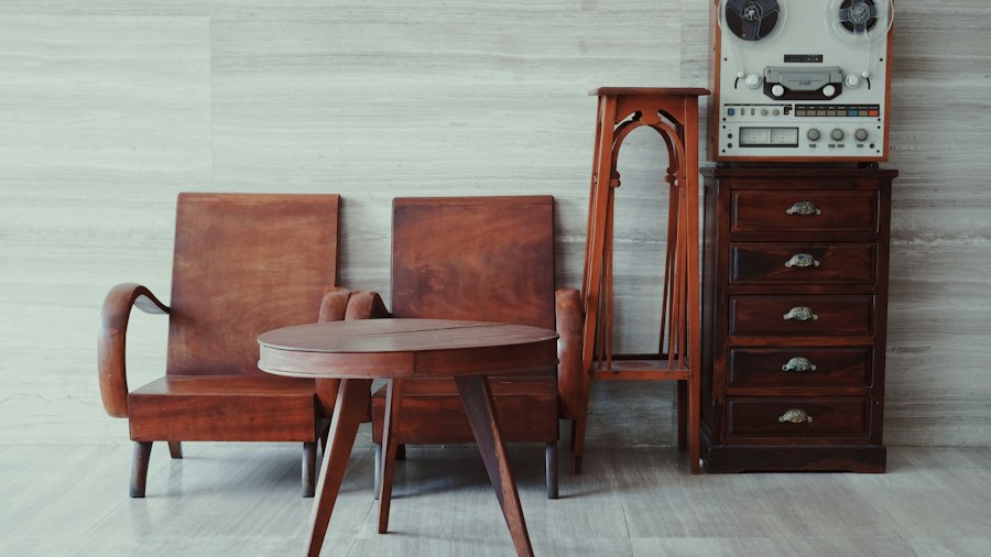 vintage furniture mixed with modern pieces