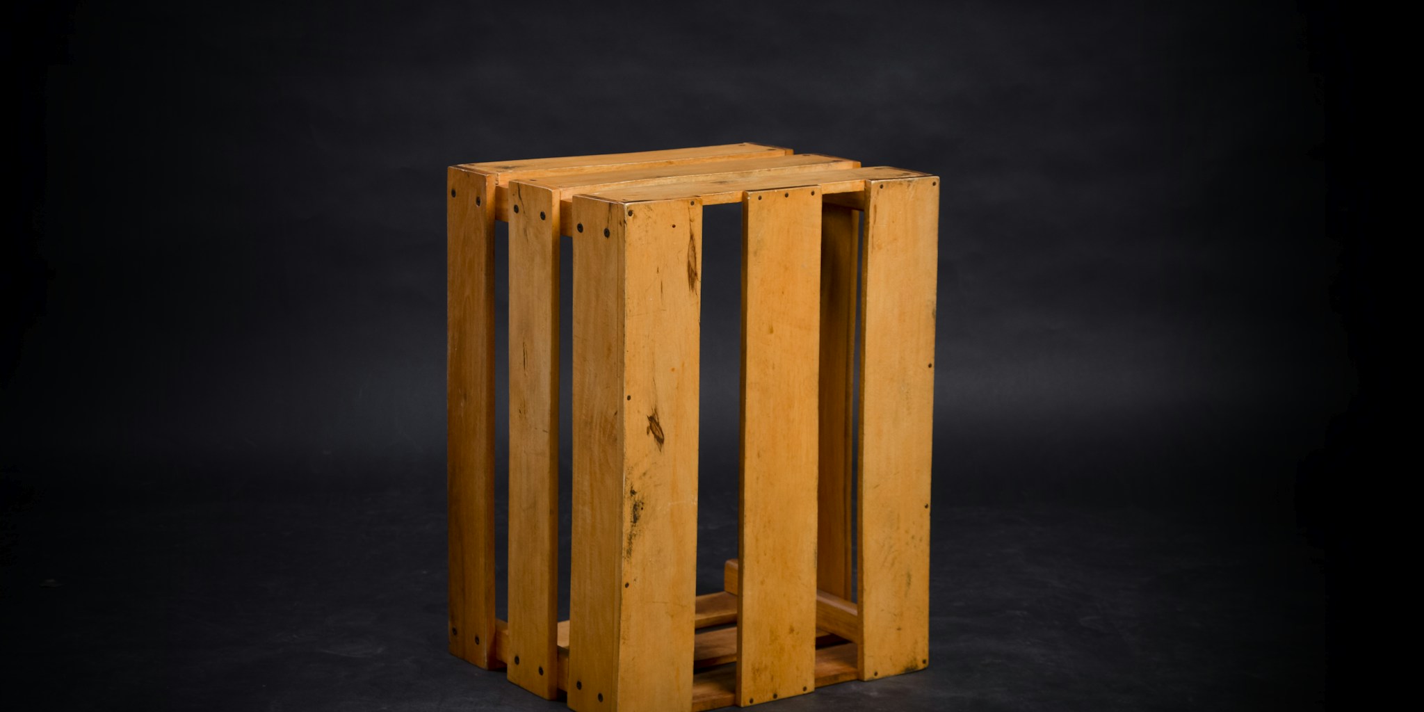 Rope Replaces Hardware in New Minimalist Stool Design